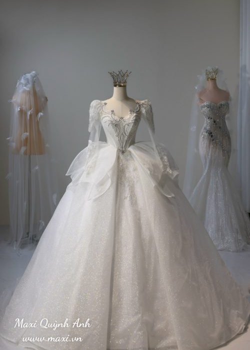 Váy Cưới Tay Dài Nữ Hoàng Phối Kim Sa Ren Cao Cấp