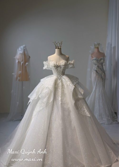 Váy Cưới Trễ Vai Cẩm Tú