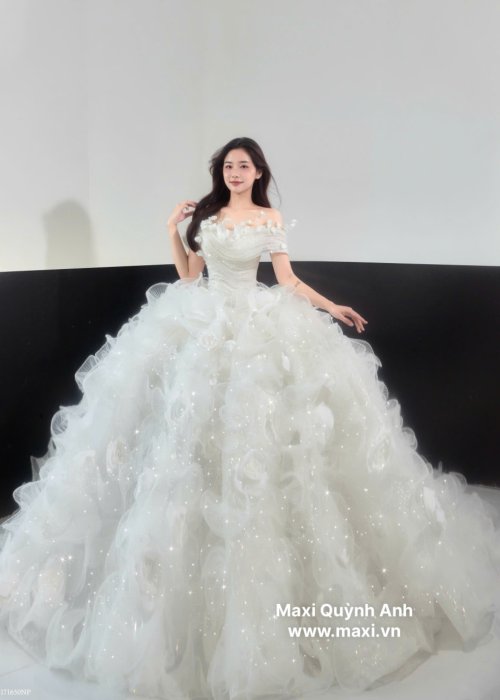 Váy Cưới Trễ Vai Tùng Bèo Bồng Bềnh (Đặt may 3-4 tuần)