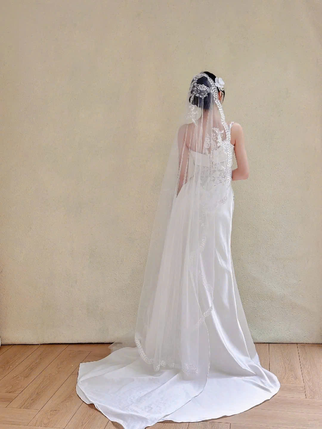 2b35b9570dcc8492dddd