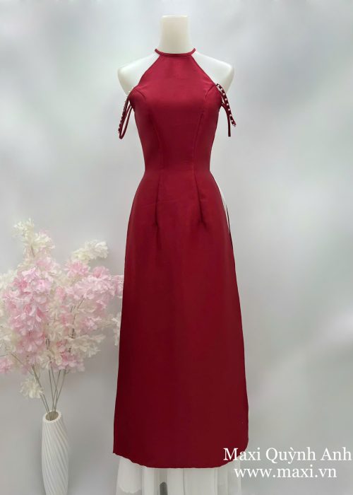 Áo Dài Cách Tân, Bê Tráp Đỏ Cổ Yếm