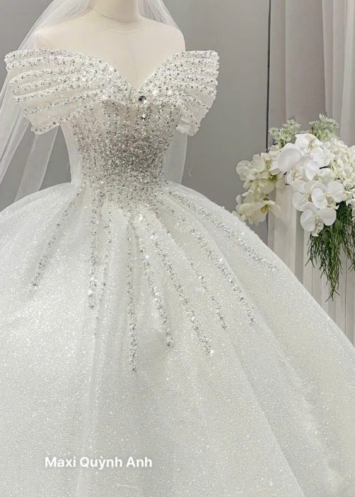 Váy Cưới Trễ Vai Lấp Lánh