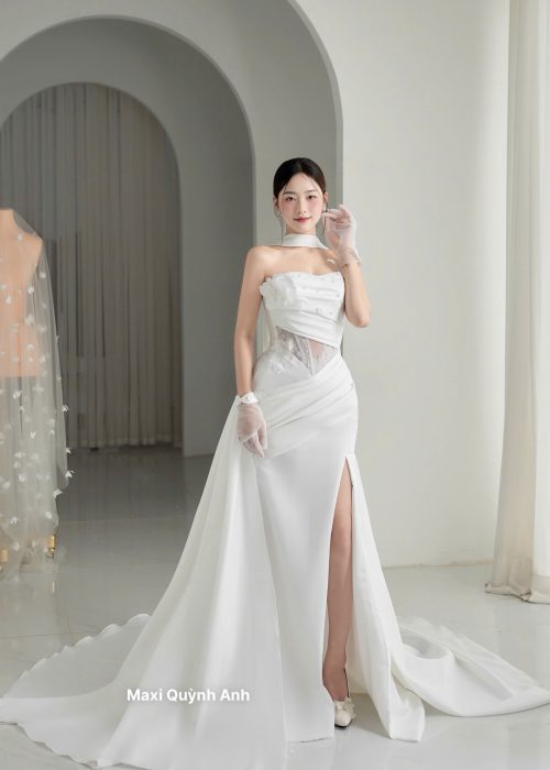 Váy Cưới Trễ Vai Gợi Cảm 2025 – Thiết Kế Xẻ Tà Sang Trọng Kèm Choàng