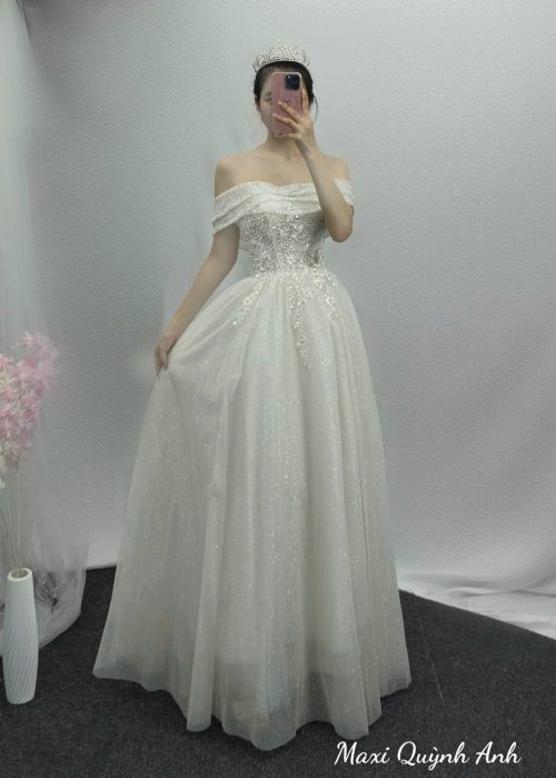 Váy Cưới Trễ Vai Dáng A 2025 – Thanh Lịch, Ngọt Ngào Cho Cô Dâu