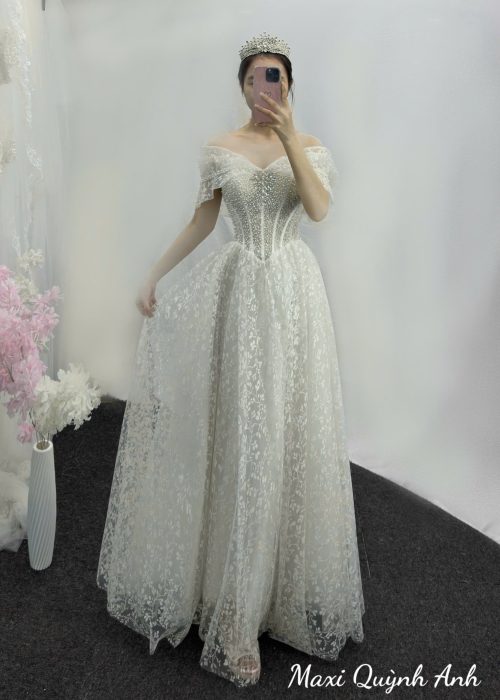 Váy Cưới Trễ Vai Ren Hoa 2025 – Thanh Lịch, Duyên Dáng Ngày Trọng Đại