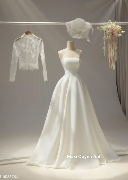 Set Váy Cưới Tối Giản – Cúp Ngực Dáng Dài Kèm Áo Ren Cổ Cao