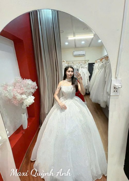 VÁY CƯỚI CÚP NGỰC KÈM VÒNG CỔ