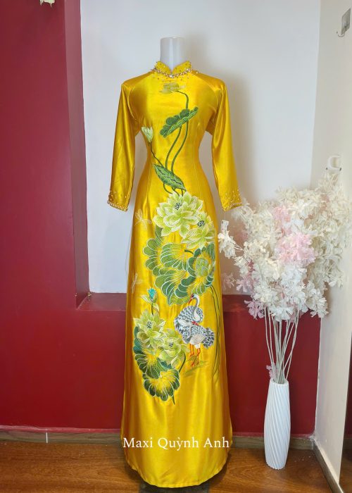 Áo dài trung niên - Hoàng Yến Kiêu Sa