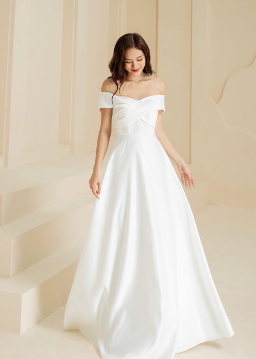 ĐẦM DẠ HỘI TRẮNG TRỄ VAI