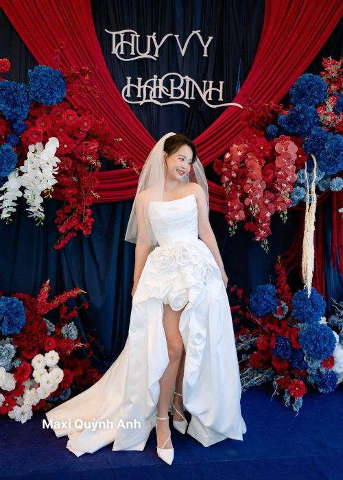 Váy Cưới Cúp Ngực Hoa Nổi 3D Cao Cấp