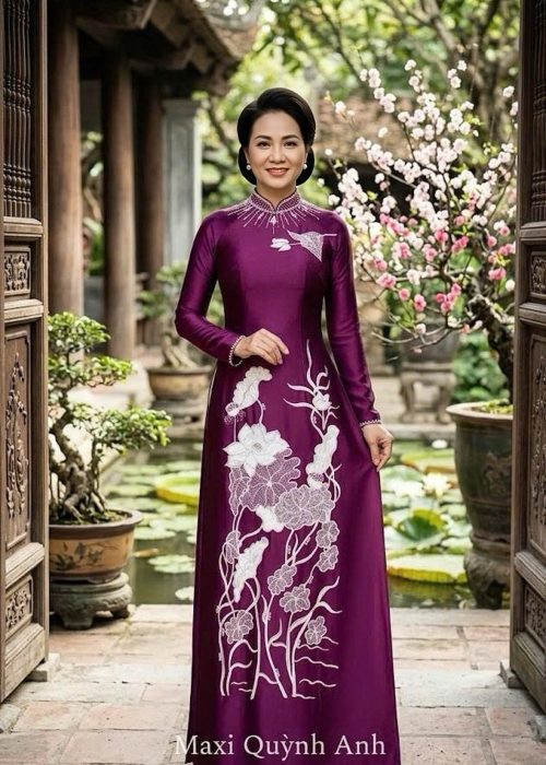 Áo Dài Trung Niên,Sui Gia -Thêu Ép Đá Tử Vân Phúc Hoa